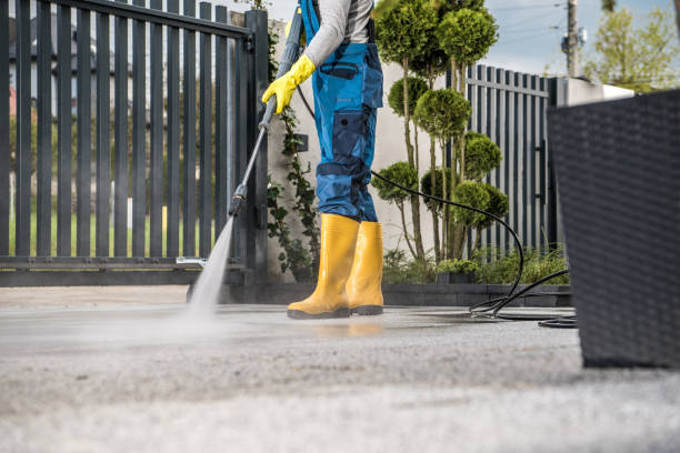 Best Garage Pressure Washing  in Lake Mills, WI