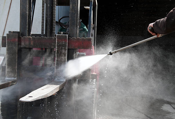 Best Deck Cleaning Services  in Lake Mills, WI